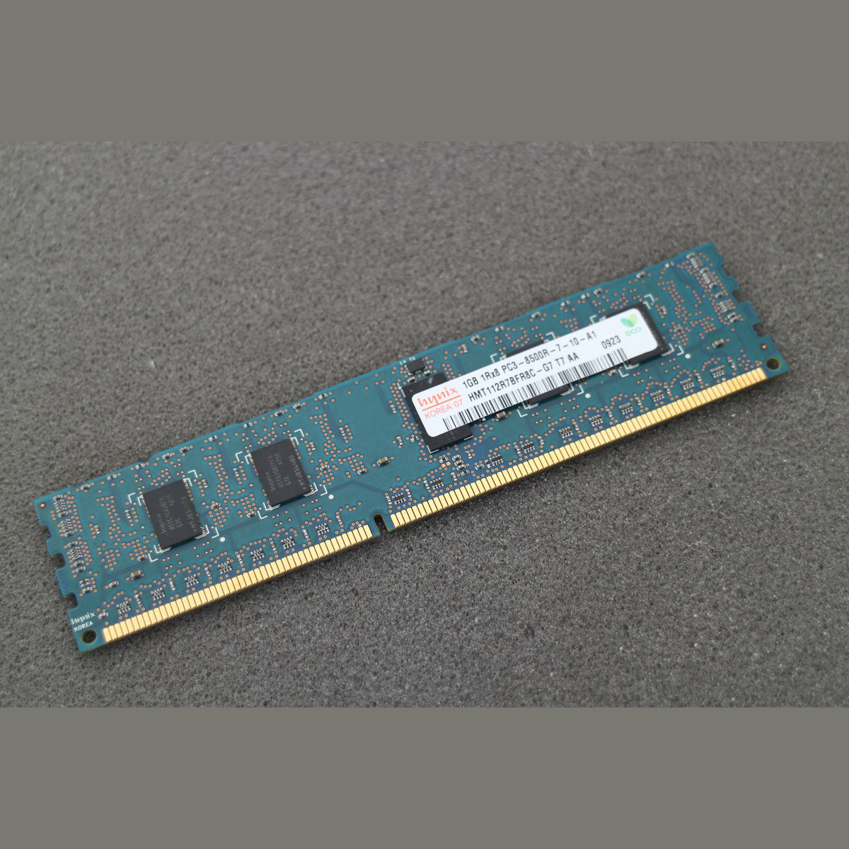 Hynix HMT112R7BFR8C-G7 PC3-8500R-7-10-A1 1GB Server Memory RAM