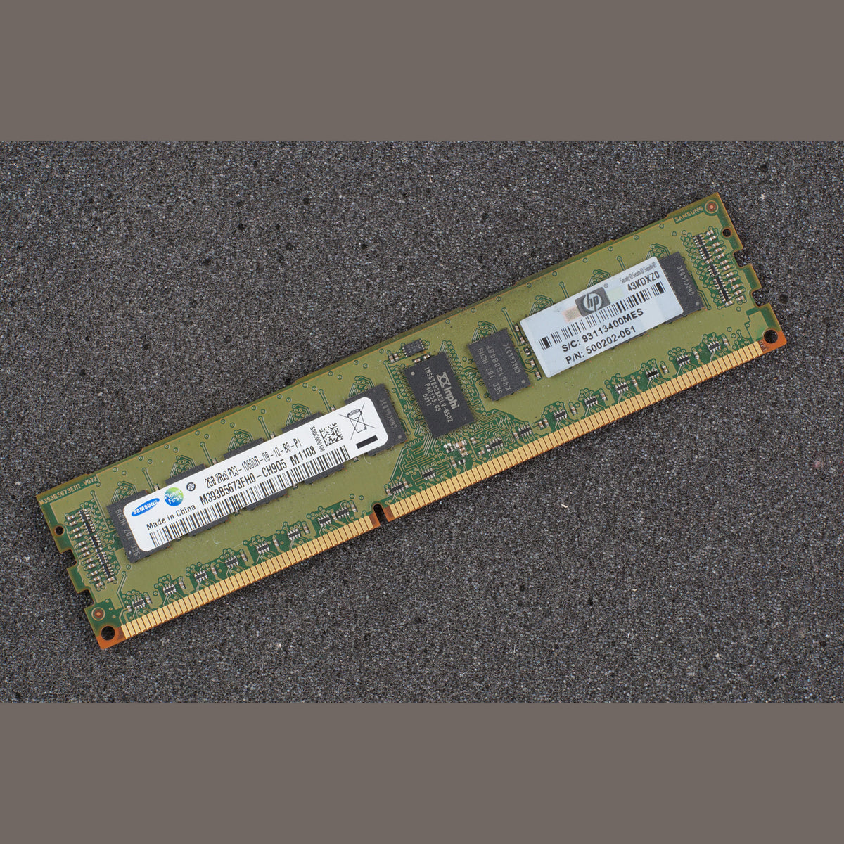 Samsung M393B5673FH0-CH9Q5 PC3-10600R-09-11-B0-P1 2GB Server Memory RAM