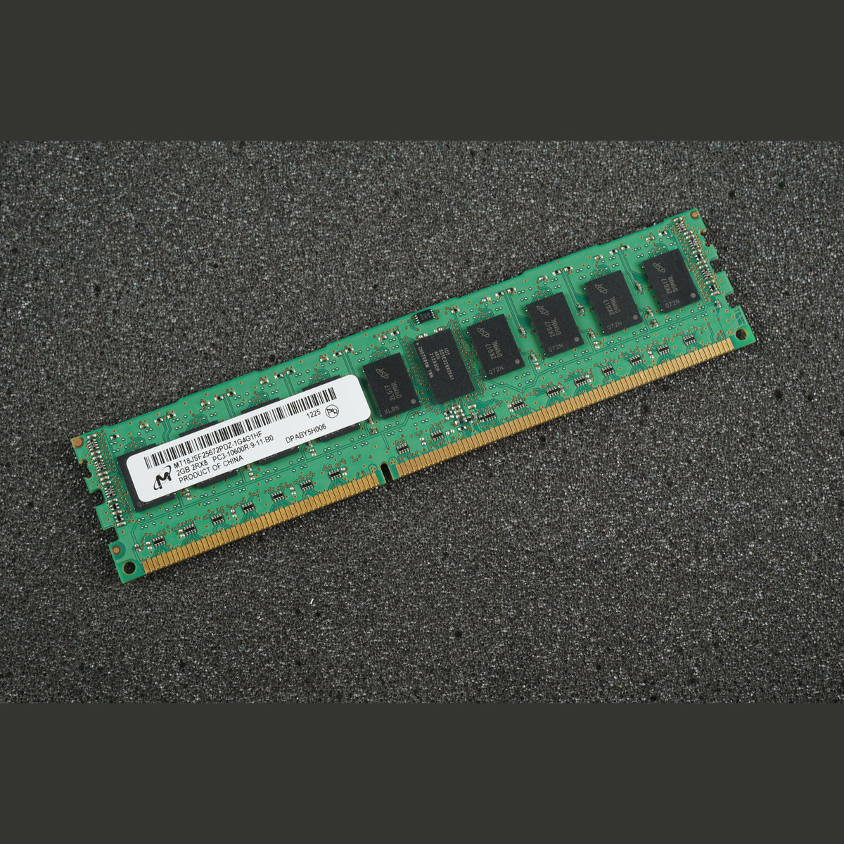 MT18JSF25672PDZ-1G4G1HF PC3-10600R-9-11-B0 2GB Server Memory RAM