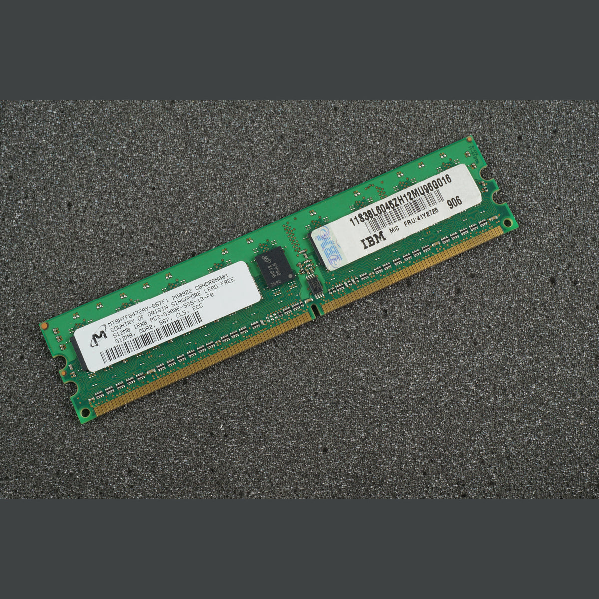 MT9HTF6472AY-667F1 PC2-5300E-555-13-F0 512MB Server Memory RAM