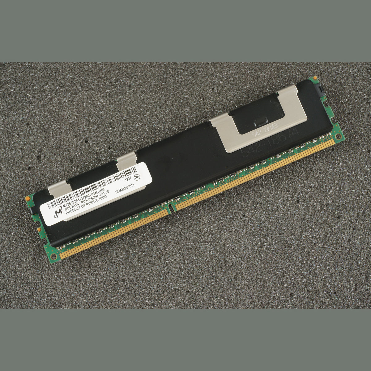 MT36JSZF51272PZ-1G4G1HG PC310600R-9-11-J0 4GB Server Memory RAM