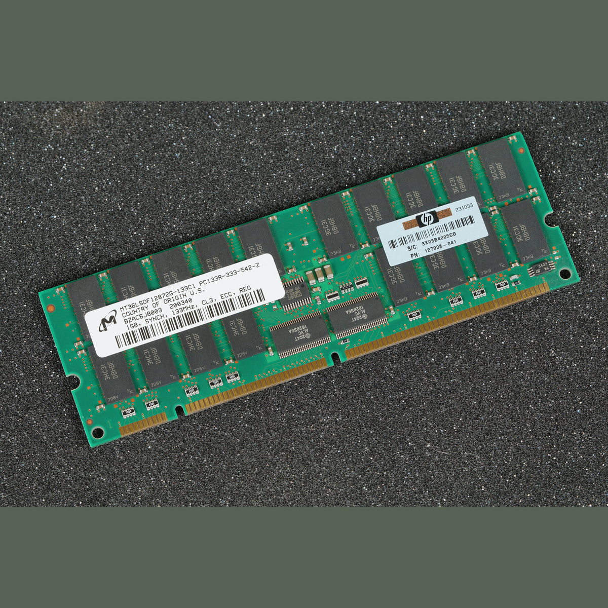 MT36LSDF12872G-133C1 1GB PC133R-333-542-Z Server Memory RAM