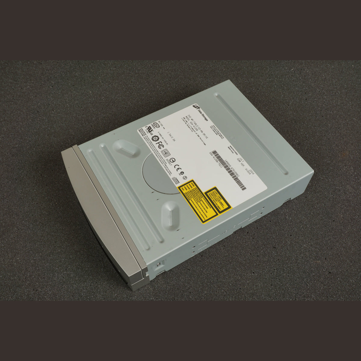 GSA-4120B H-L Silver Curved Bezel IDE DVD-RW Disk Drive