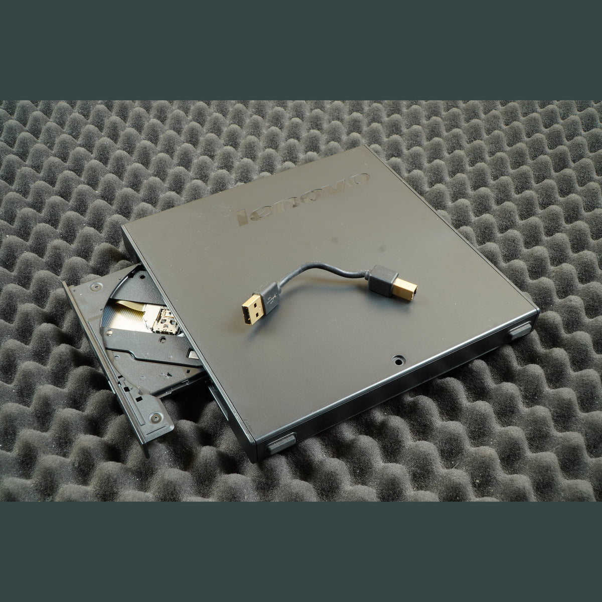 Lenovo External USB Drive Enclosure with DVD-RW Drive & Cable 00XD342