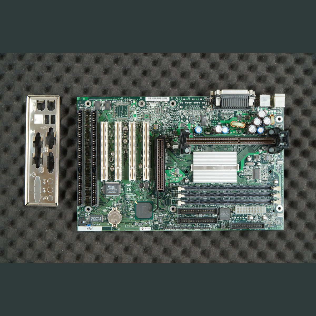 Intel SE440BX-2 Motherboard 754558-304 Slot 1 System Board