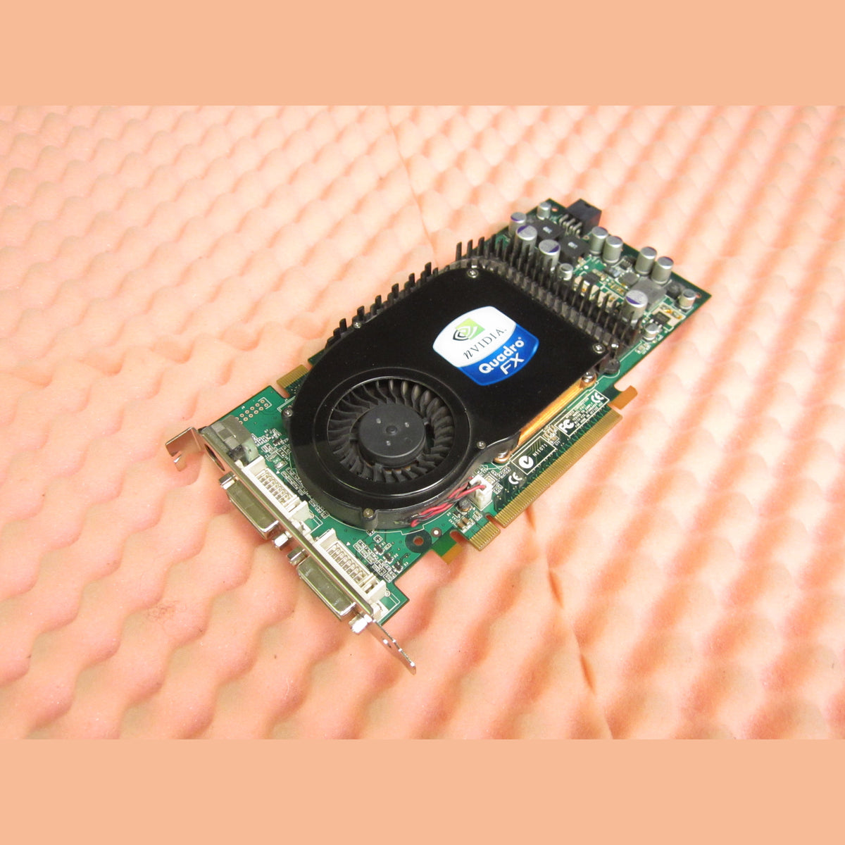 Dell nVidia QuadroFX T9099 0T9099 256MB Graphics Card