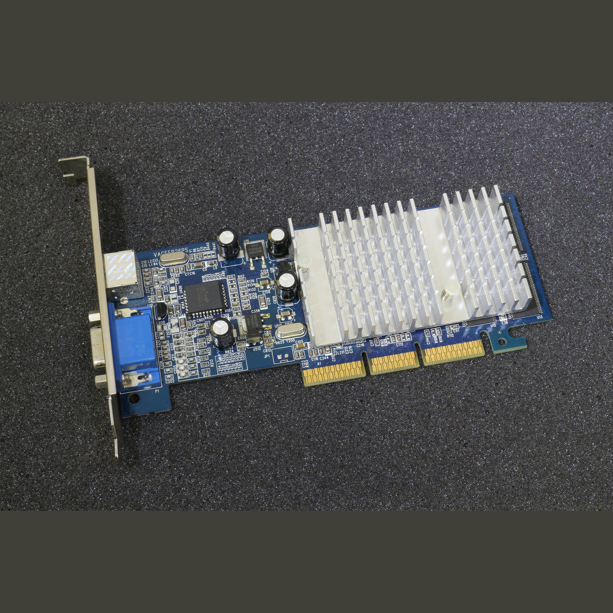 XFX PV-T07G-MTHB GeForce2 MX400 64MB AGP Graphics Card VGA S-Video VAGEFR26PS