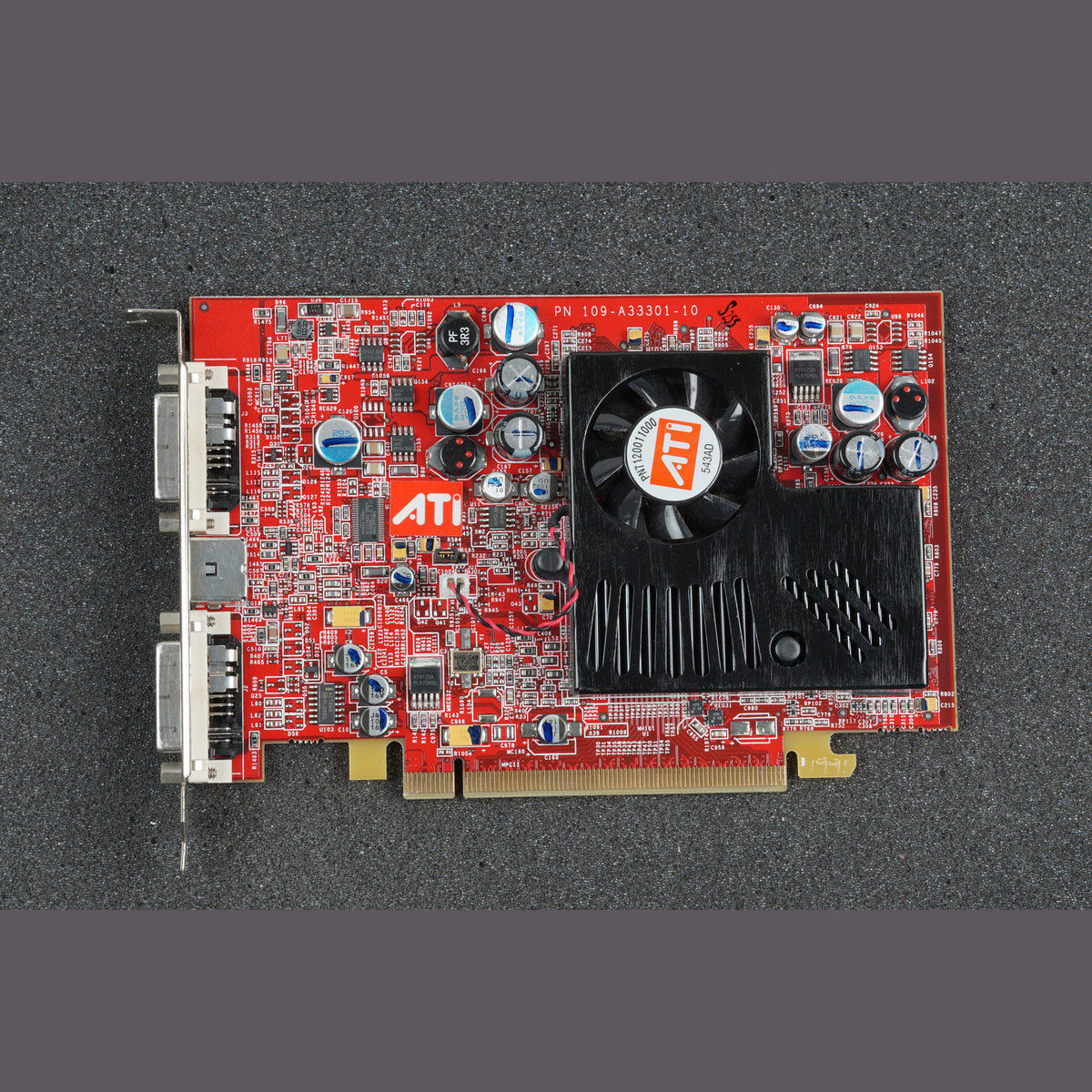 Fujitsu S26361-D2005-V256 ATI FireGL V3250 256MB PCIe Dual DVI Graphics Card