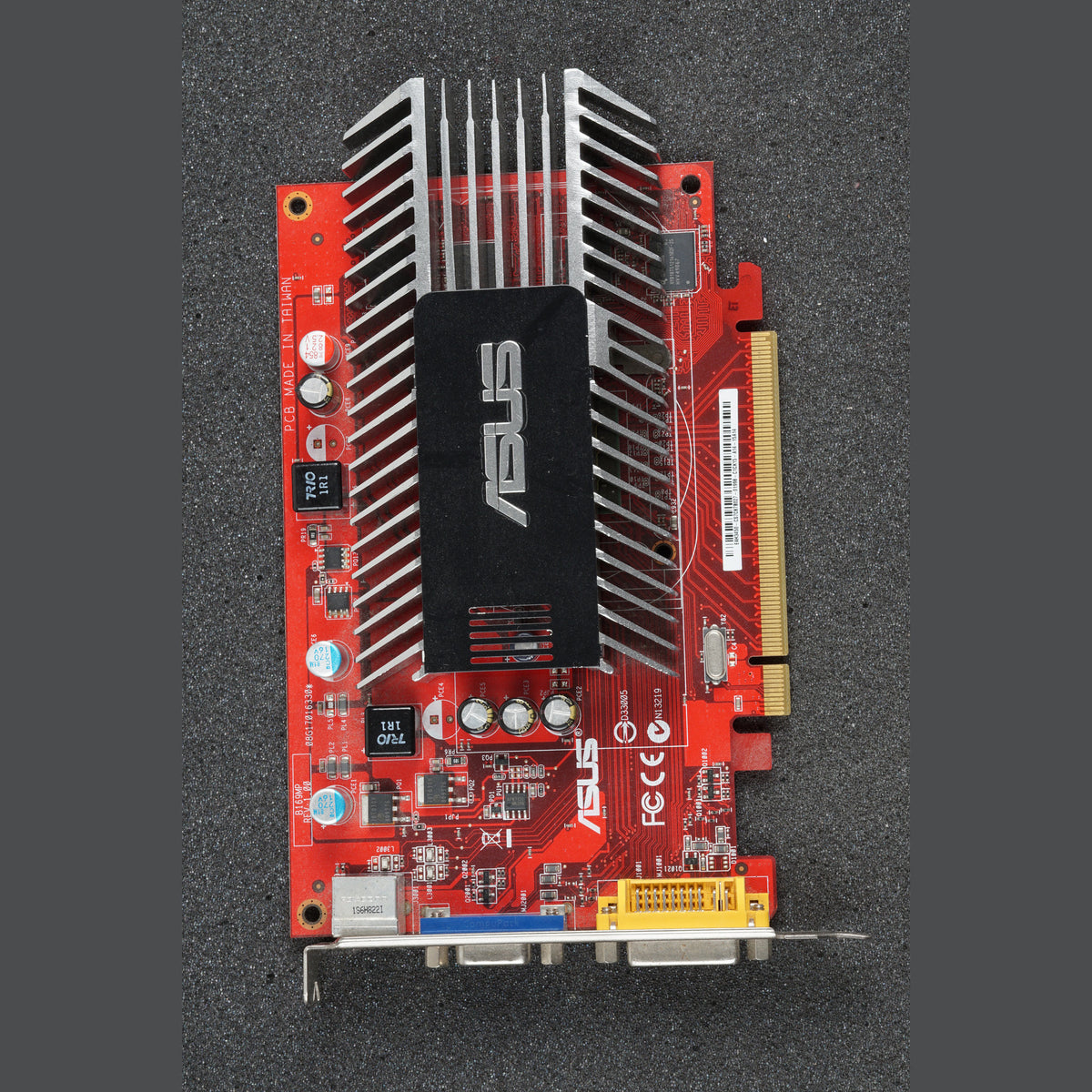 Asus EAH3450/HTP/512M/A 512MB Radeon HD 3450 PCIe Graphics Card DVI VGA