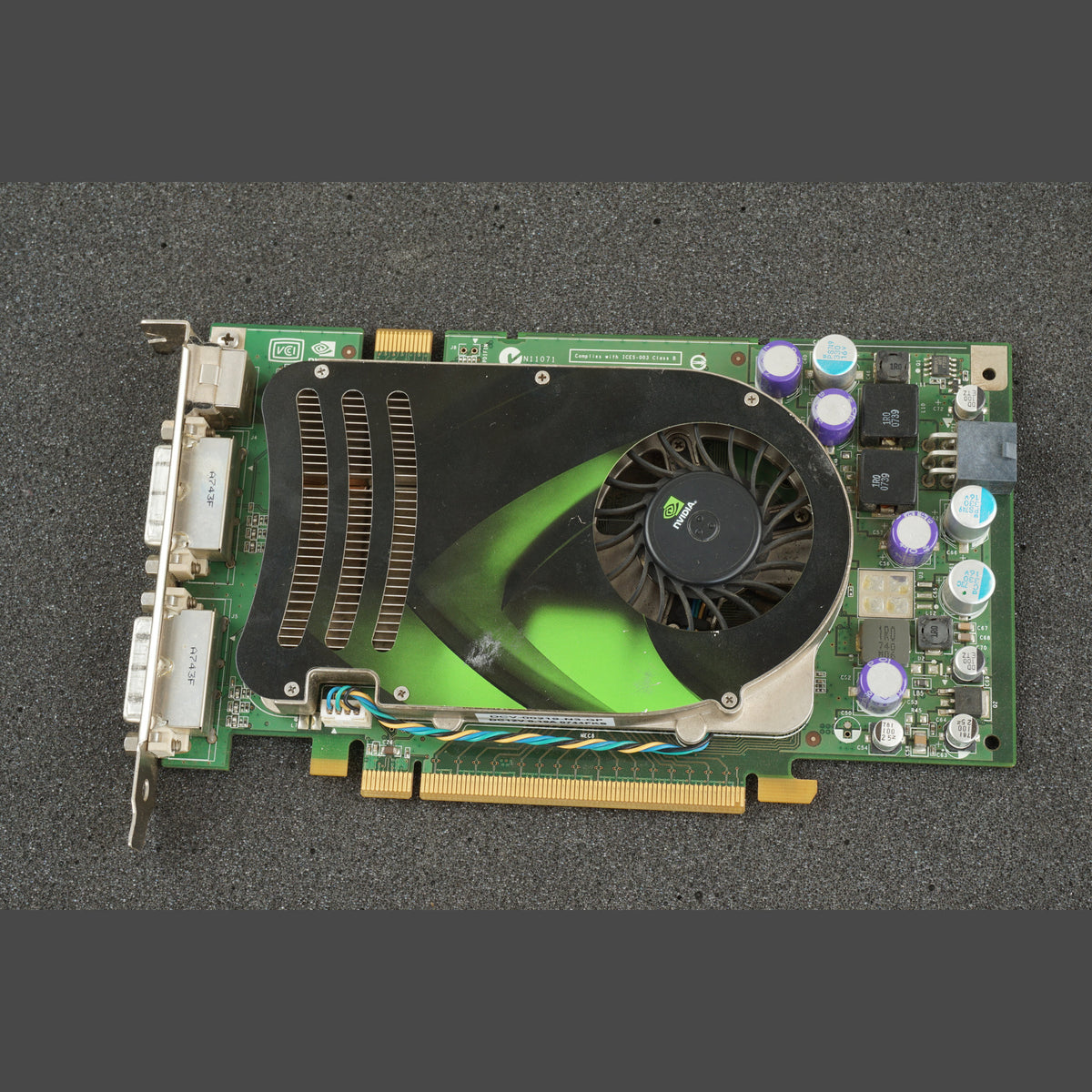 Dell TP073 0TP073 GeForce 8600 GS PCIe 2xDVI SVIDEO Graphics Card