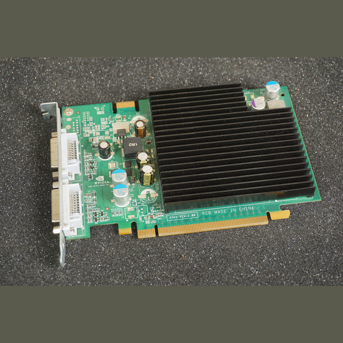 630-8946 Apple Nvidia GeForce 7300 GT 256MB PCIe Graphics Card 630-0002 P345