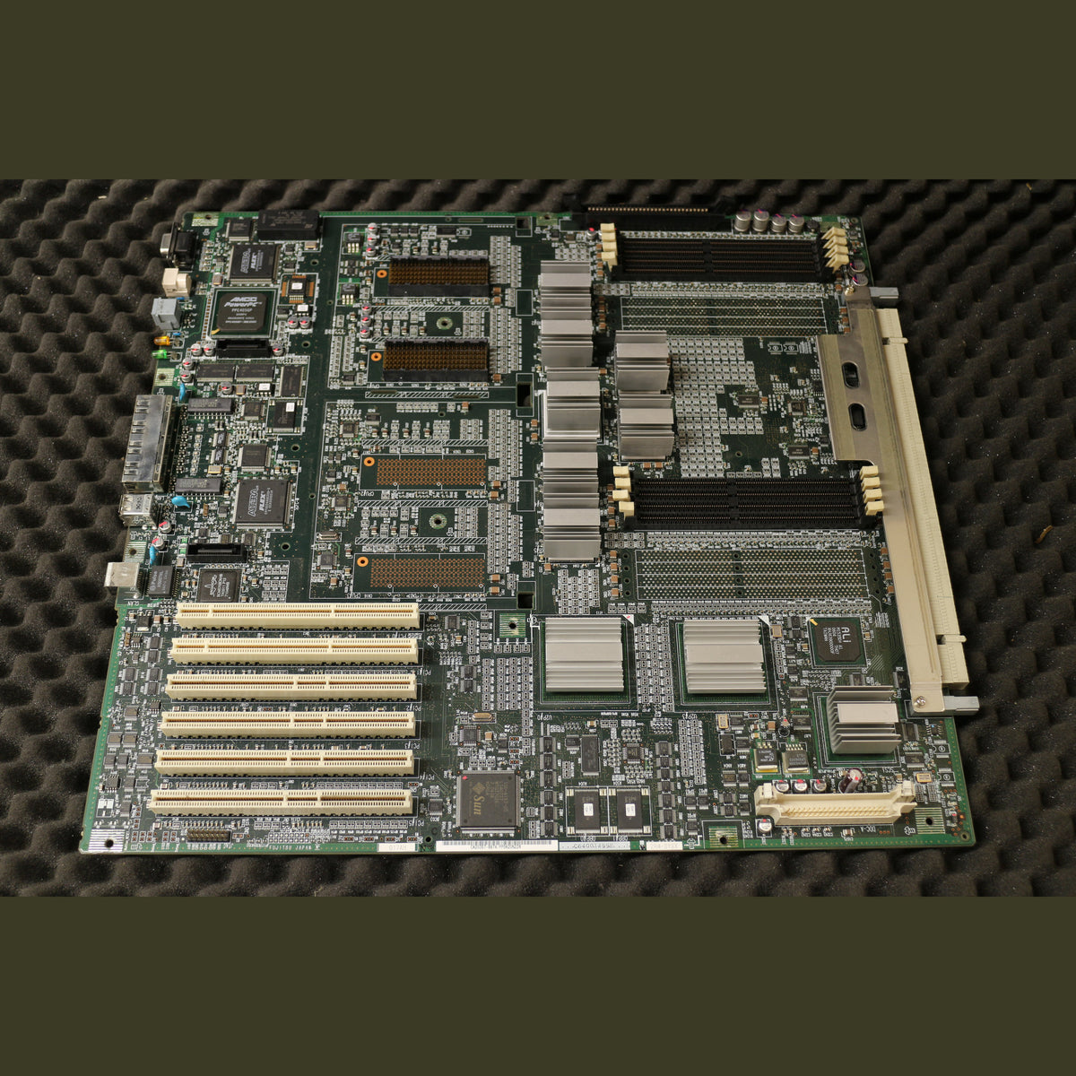 Fujitsu Siemens PrimePower Motherboard CA20357-B87X System Board