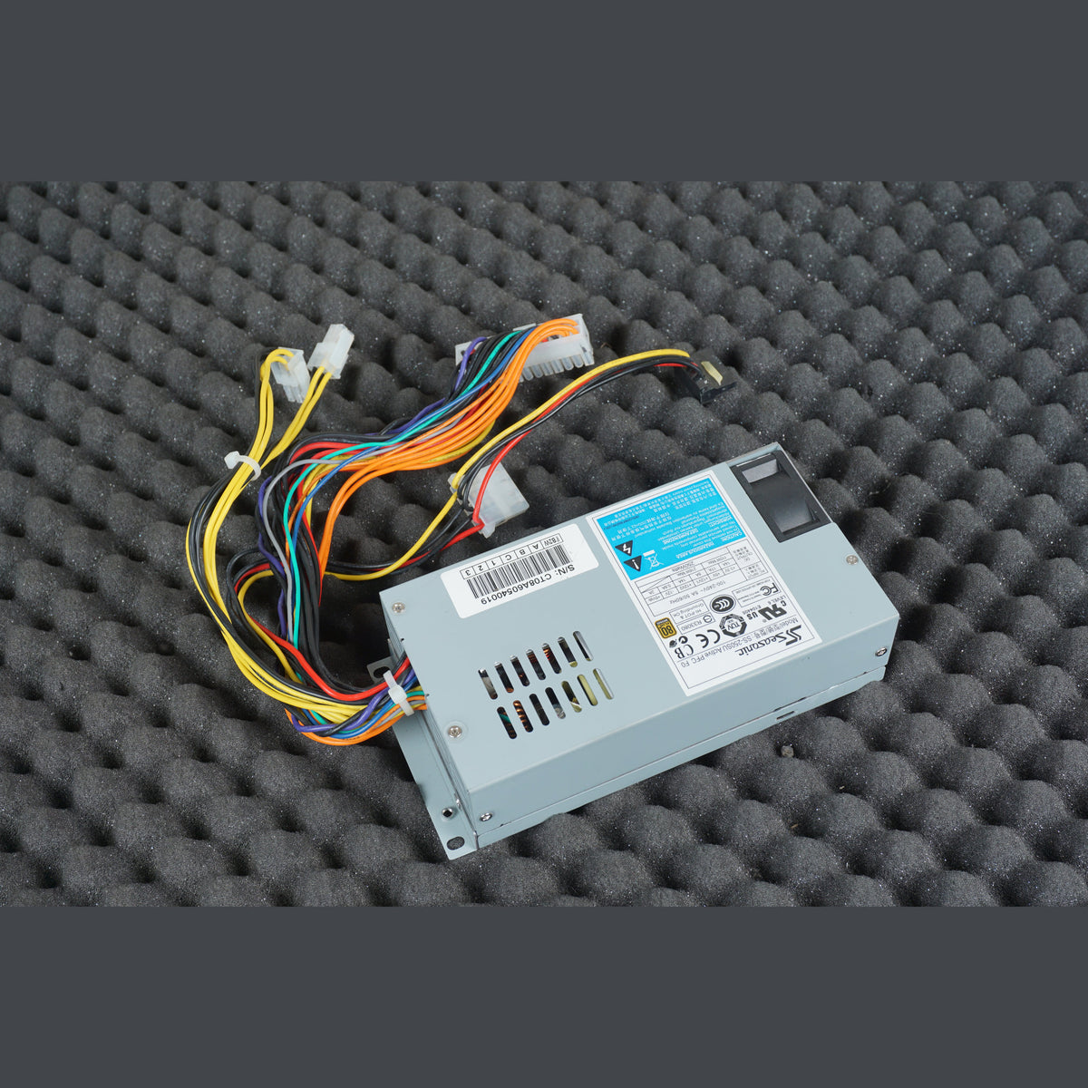 SS-250SU Seasonic 24-Pin 2x4-Pin 1xMolex 1xSATA Type Power Supply 250W PSU