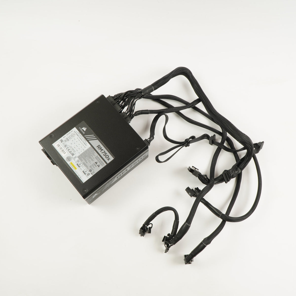 Corsair MW750x 75-00344 1x24pin 2x8Pin(cpu) 1x2way-8-pin(pcie) 1x3way-Sata