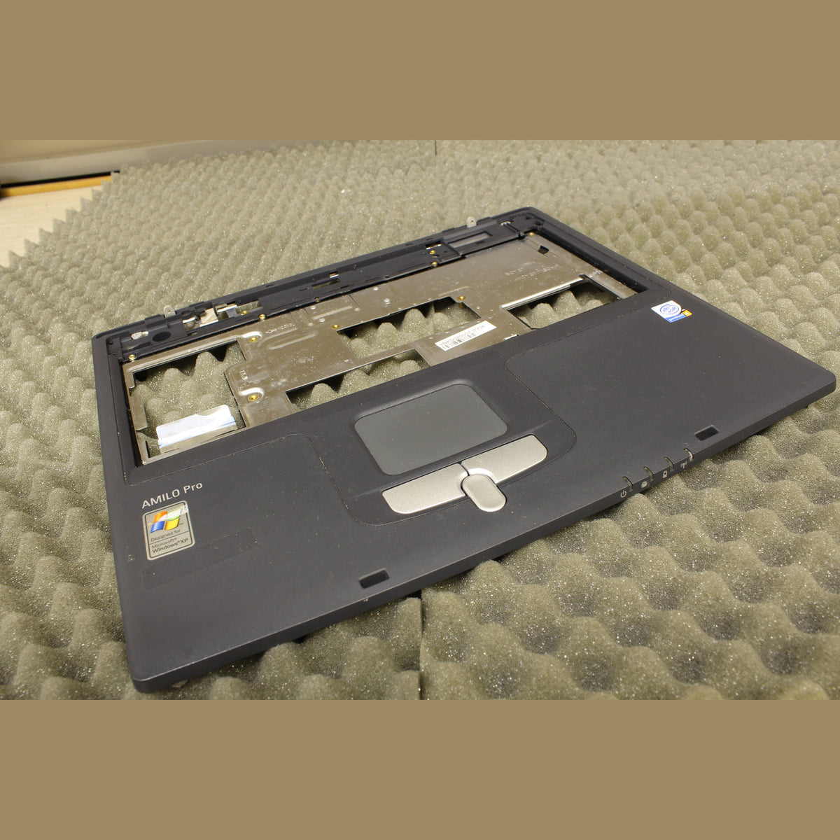 Fujitsu Siemens Amilo Pro V1000 Laptop Touchpad Palmrest Cover AMFY2639100-00