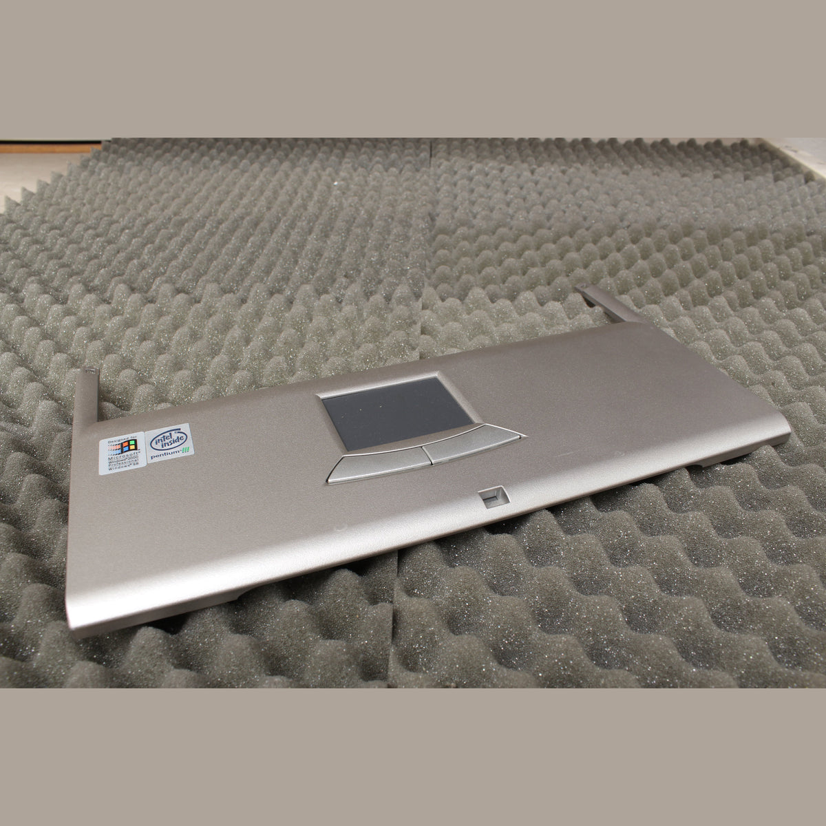 Fujitsu Lifebook E6540 E6560 E6570 Palmrest Touchpad Cover CP047861-01