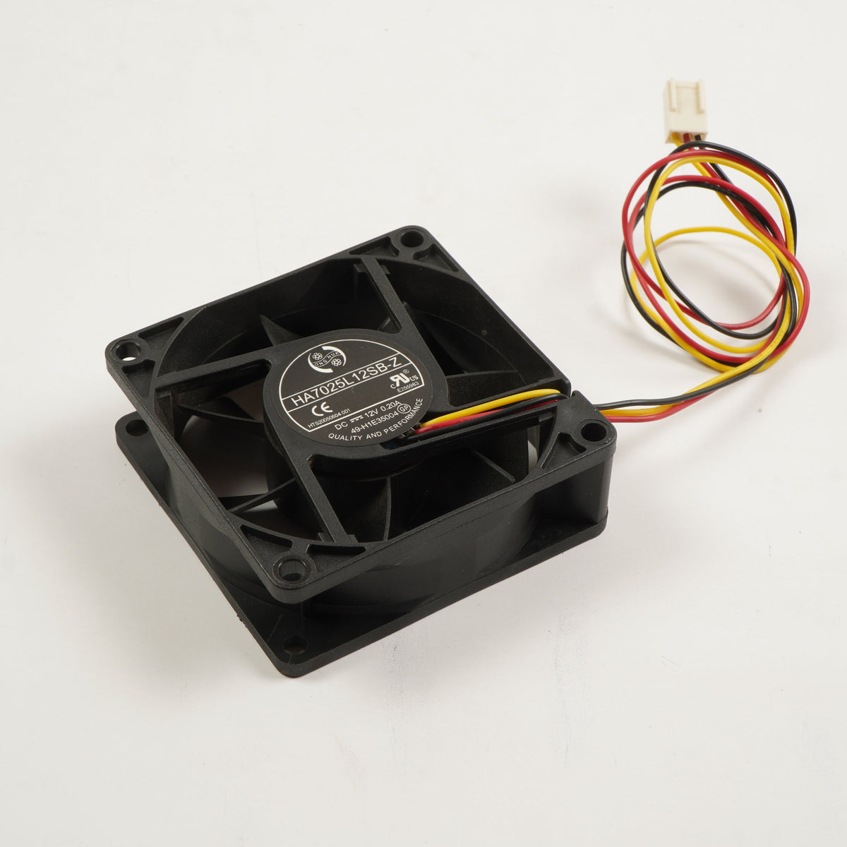 Ong Hua HA7025L12SB-Z DC12V 0.20A 70mm x 25mm 3-Pin 3-Wire Fan