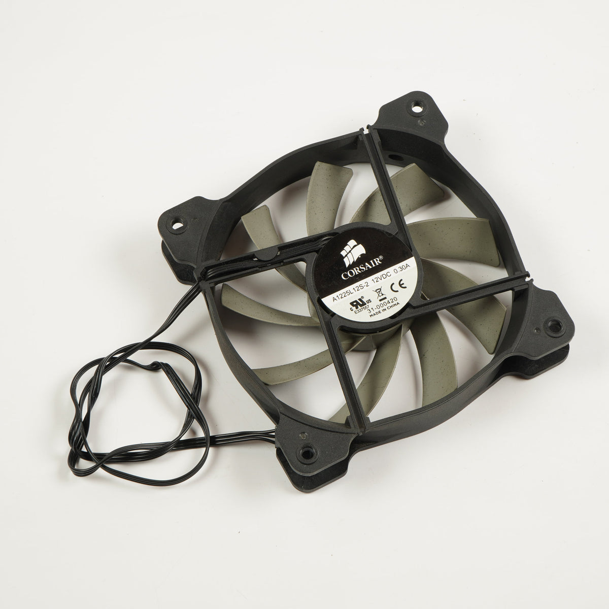 Corsair A1225L12S-2 120mm x 25mm Fan 12VDC 0.30A 3-Pin 3-Wire