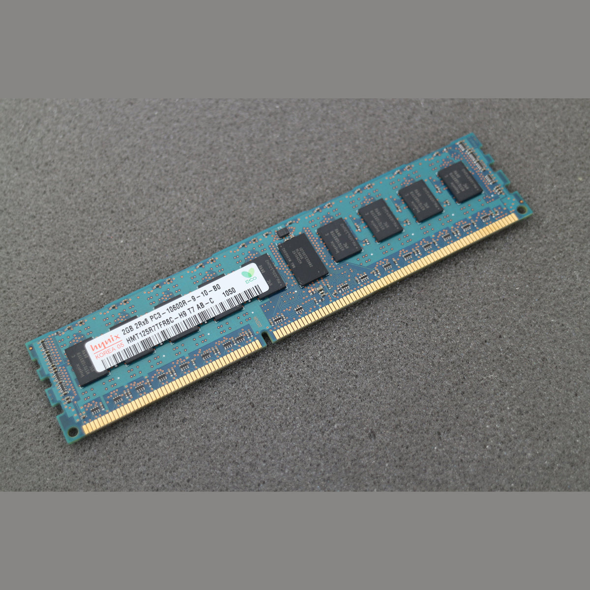 Hynix HMT125R7TFR8C-H9 PC3-10600R-9-10-B0 2GB Server Memory RAM