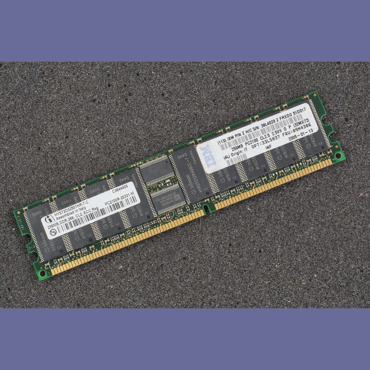 Infineon HYS72D32501HR-7-C PC2100R-20331-M 256MB Server Memory RAM