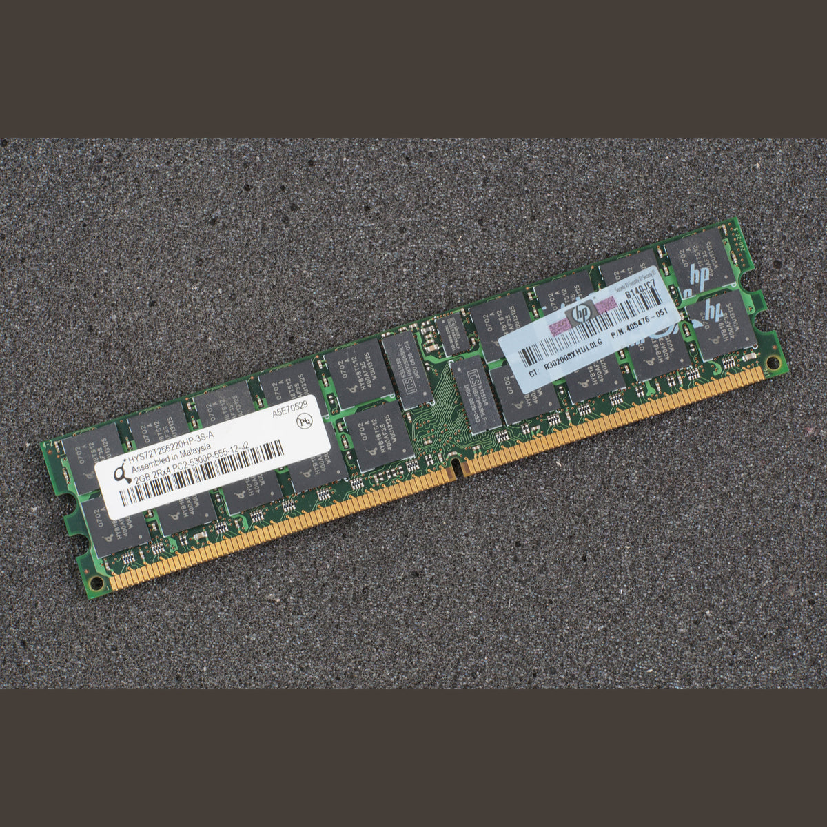 Qimonda HYS72T256220HP-3S-A PC2-5300P-555-12-J2 2GB Server Memory RAM