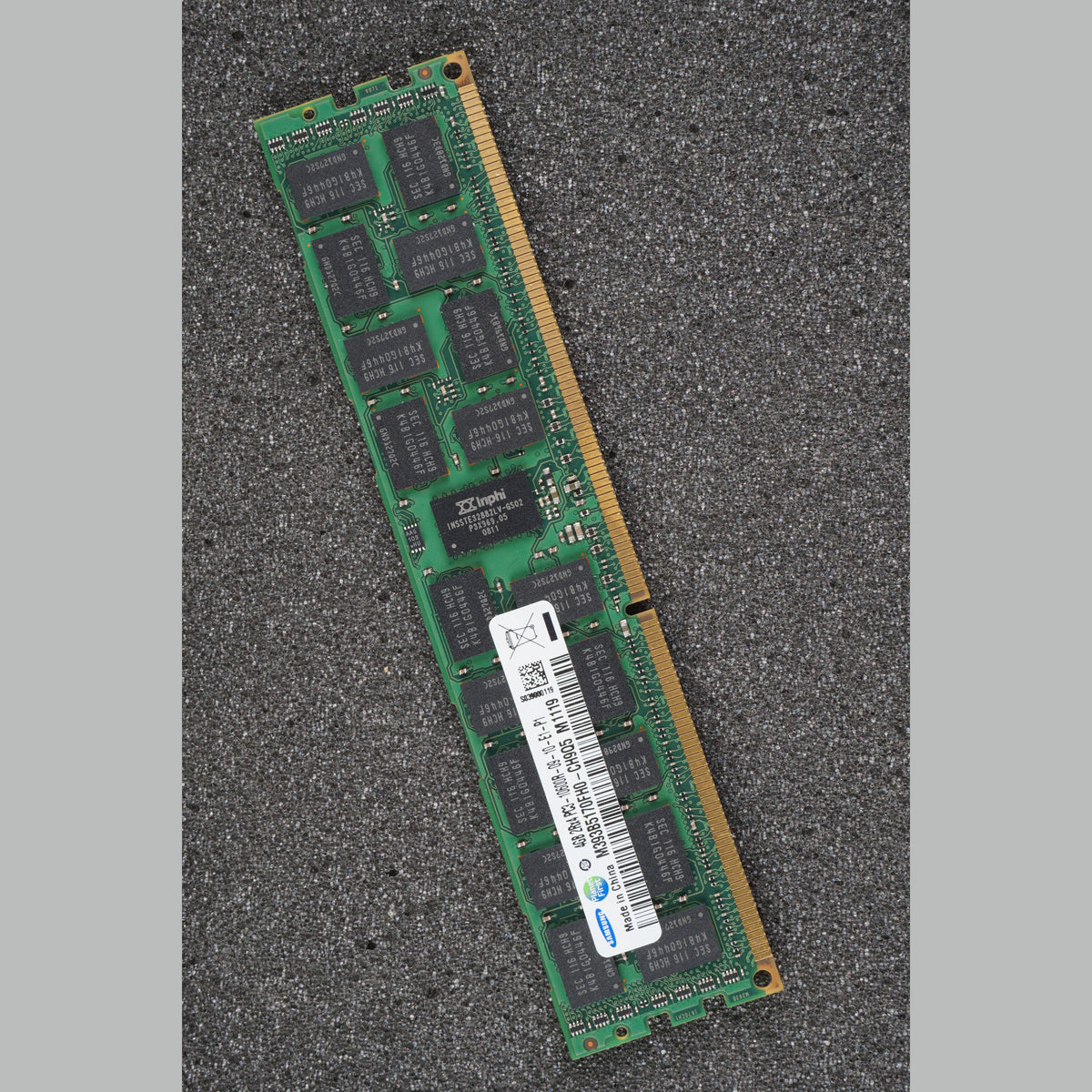 Samsung M393B5170FH0-CH9Q5 PC3-10600R-09-10-E1-P1 4GB Server Memory DDR3-1333