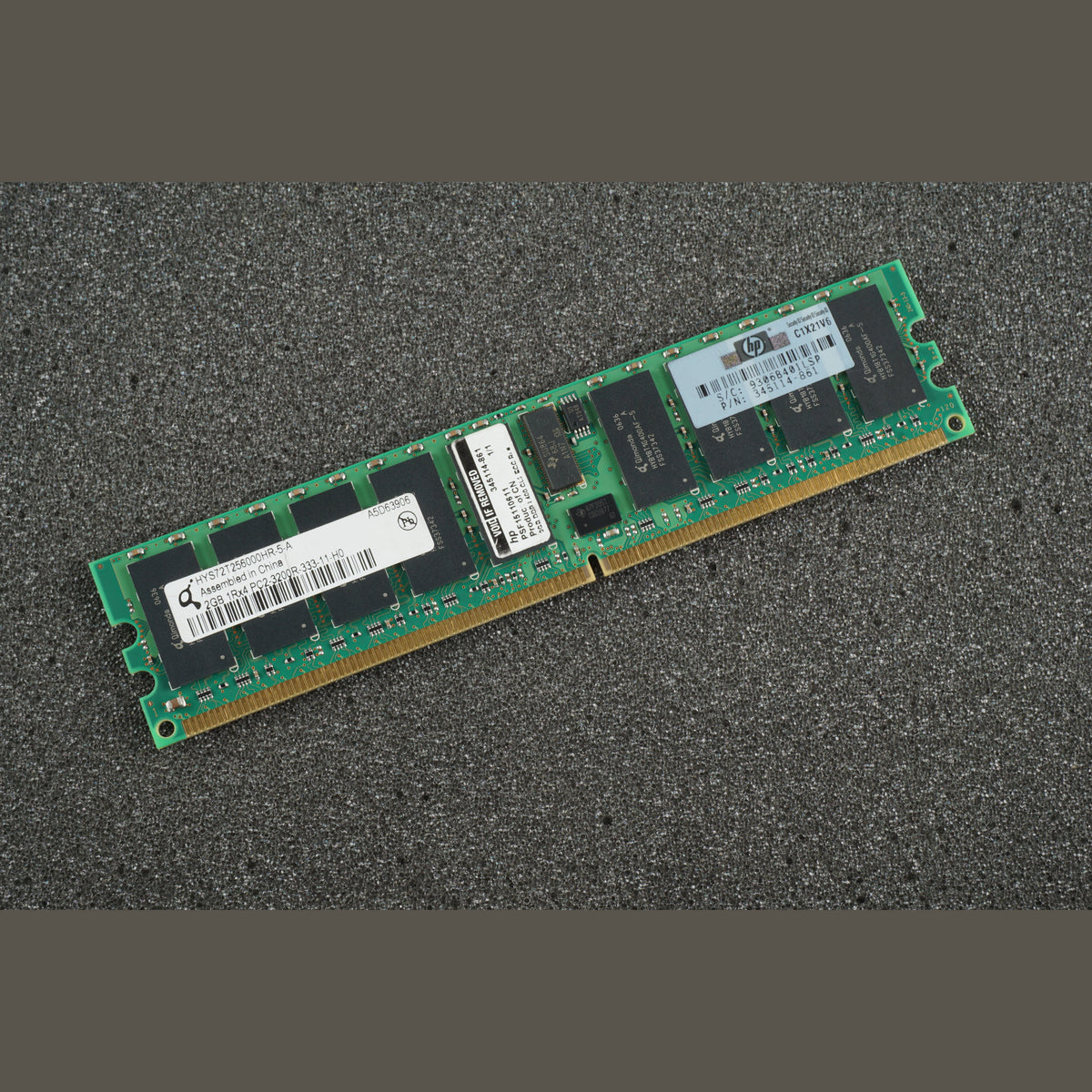 Qimonda HYS72T256000HR-5-A PC2-3200R-333-11-H0 2GB Server Memory RAM