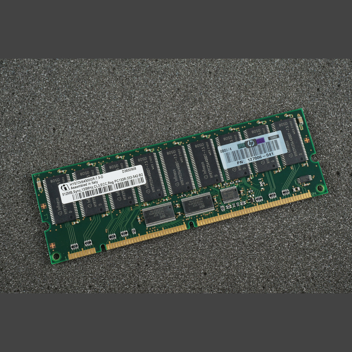 Infineon HYS72V64300GR-7.5-D PC133R-333-542-B2 512MB Server Memory RAM