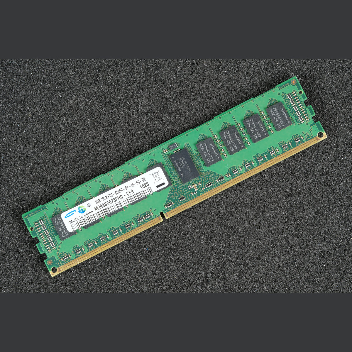 M393B5673FH0-CF8 Samsung PC3-8500R-07-10-B0-D2 2GB Server Memory RAM
