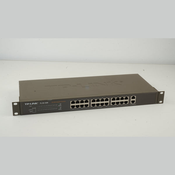 TP-Link TLSL1226 24-Port switch with 2xGigabit Ports