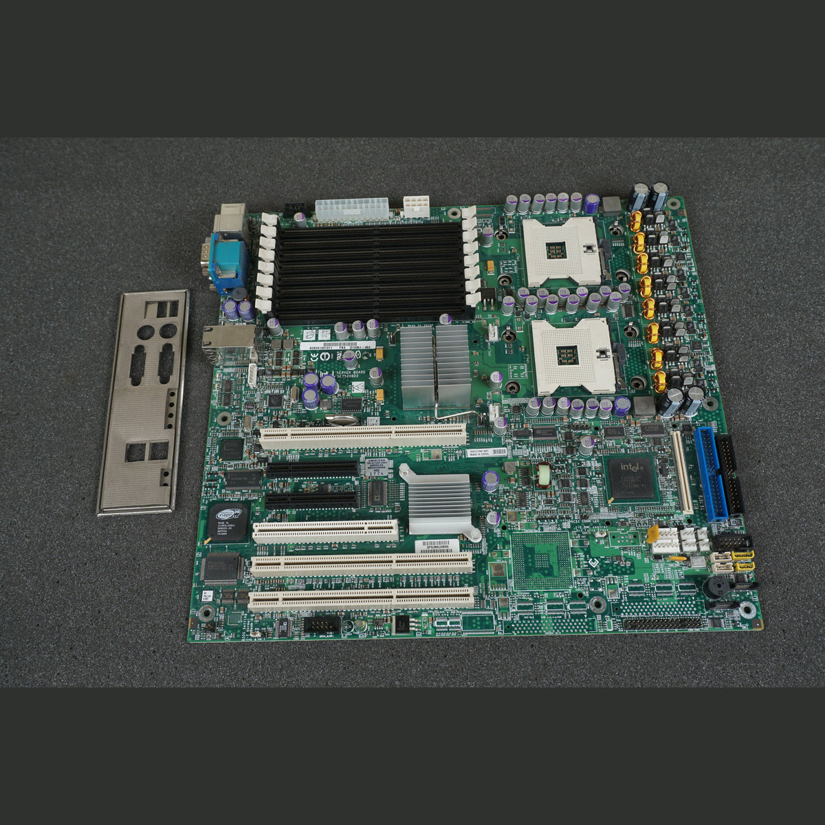 SE7520BD2 Intel Server Board D10351-450 Socket 604 System Board