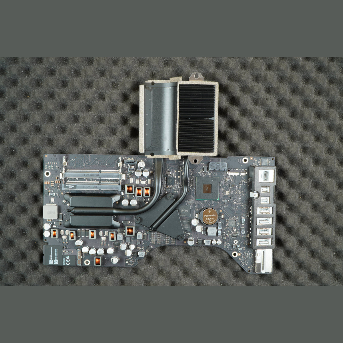 31PIPMB0160 Apple iMac A1418 820-3302-A Logic Board