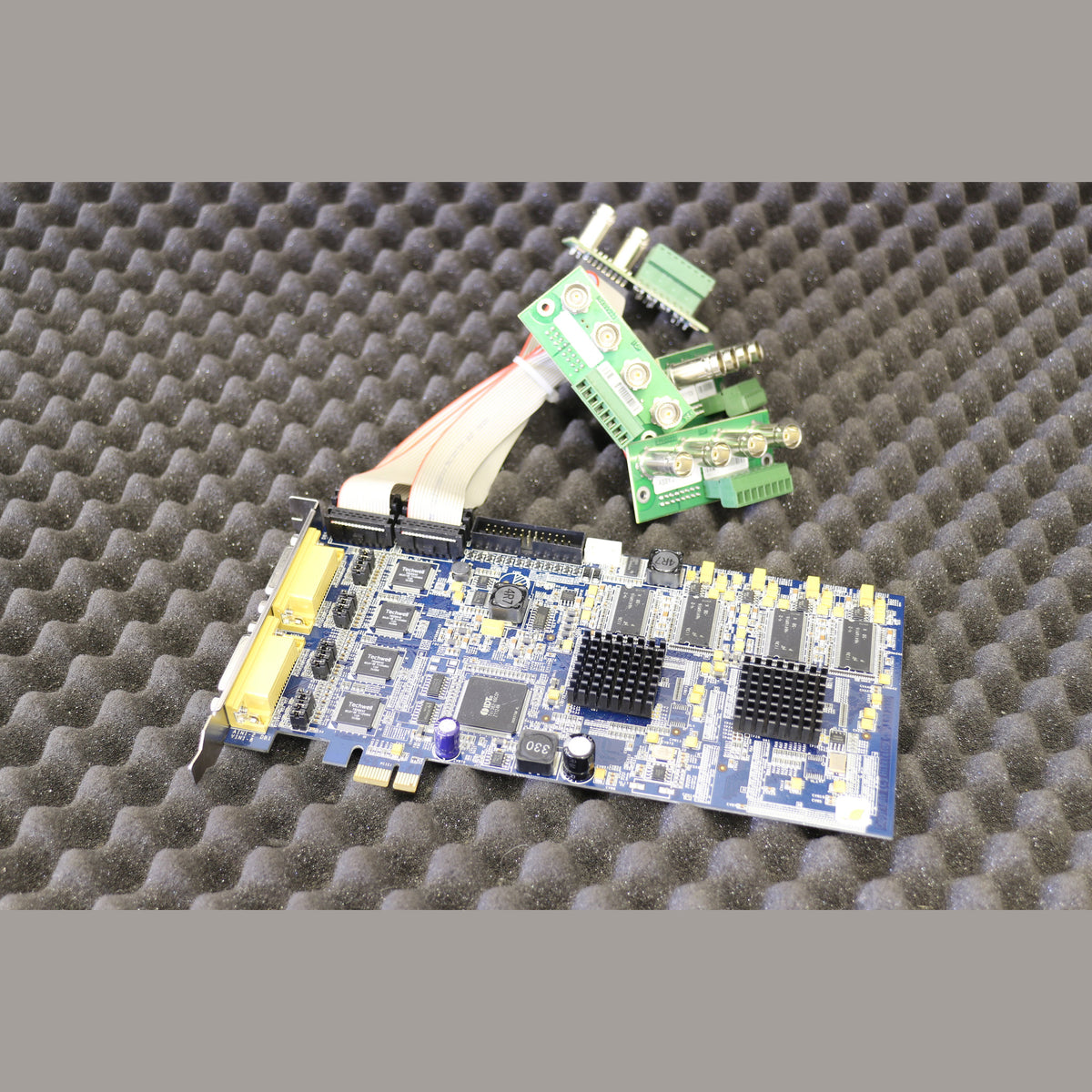 Xtralis Adpro FastTrace 2 DS-4216HFVI-E Video Card and Ports