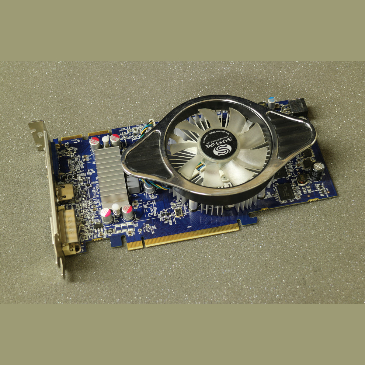 Sapphire 288-2E104-D01SA Radeon HD 4850 512MB PCIe Graphics Card HDMI DVI VGA