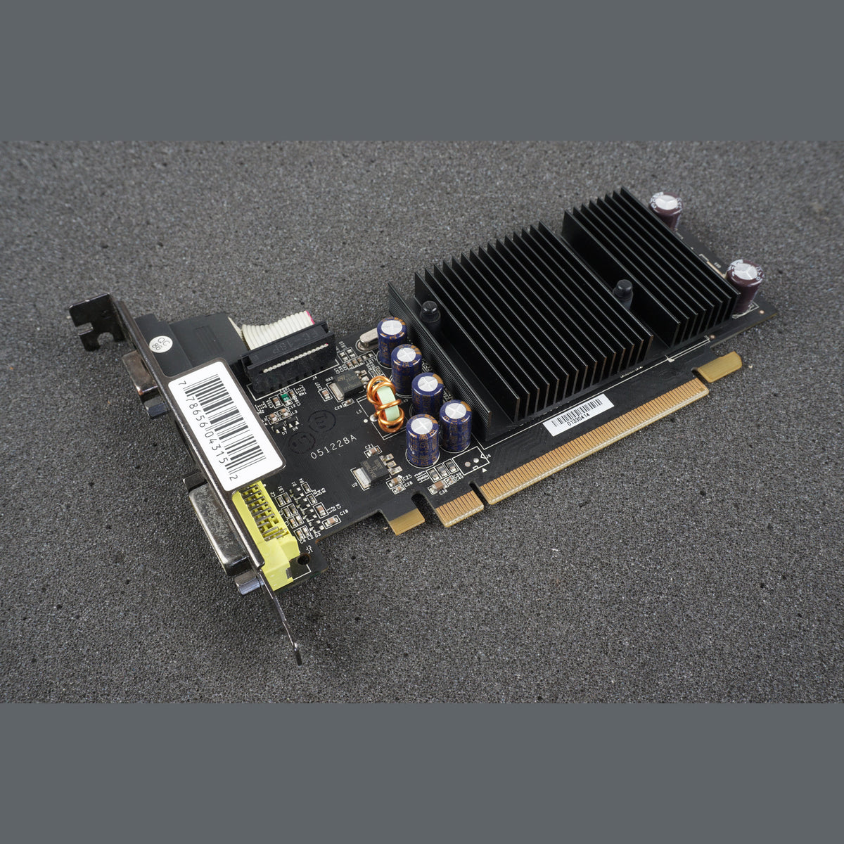 XFX GeForce 7100 GS PV-T72V-PANG 512MB PCIe Graphics Card DVI VGA S-Video