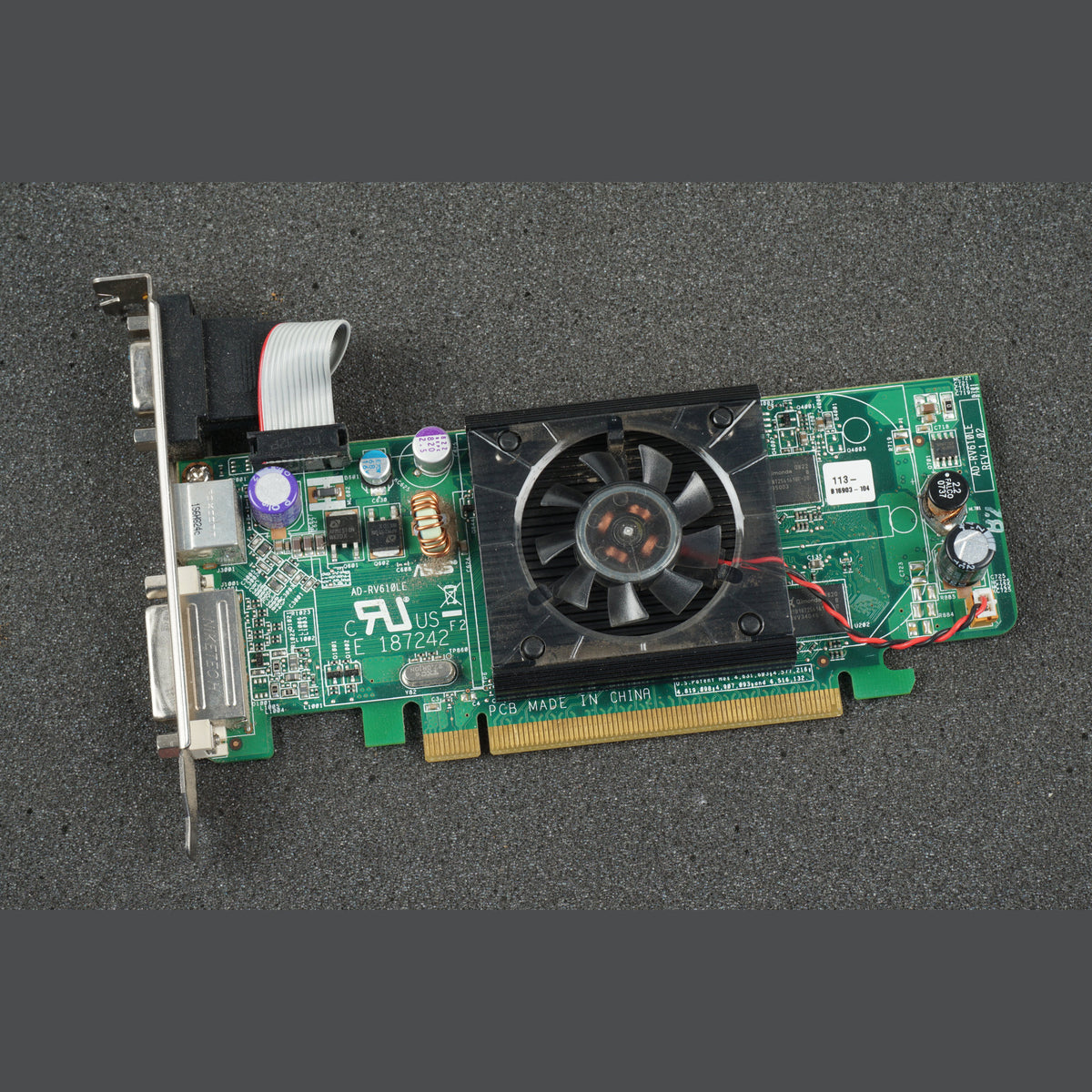 Dell WX085 0WX085 Radeon HD 2400 PCIe DVI VGA S-VIDEO 128MB Graphics Card