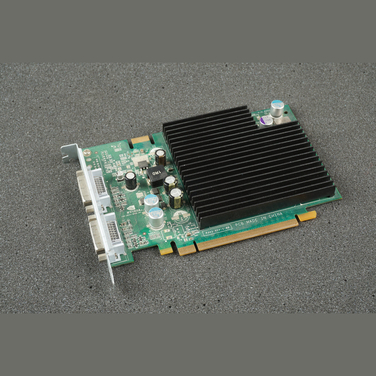 Apple 630-7876 nVidia GeForce 7300GT 256MB PCIe Graphics Card 2xDVI