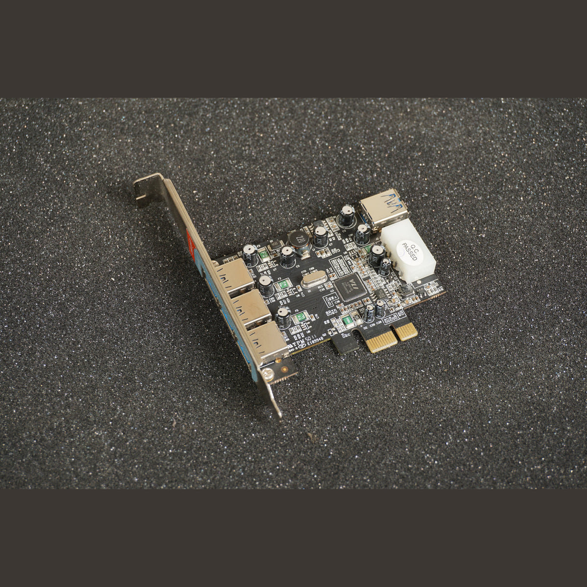 AK-PCCU3-03 Akasa USB 3.0 PCIe Card 4-Port 3ext 1int
