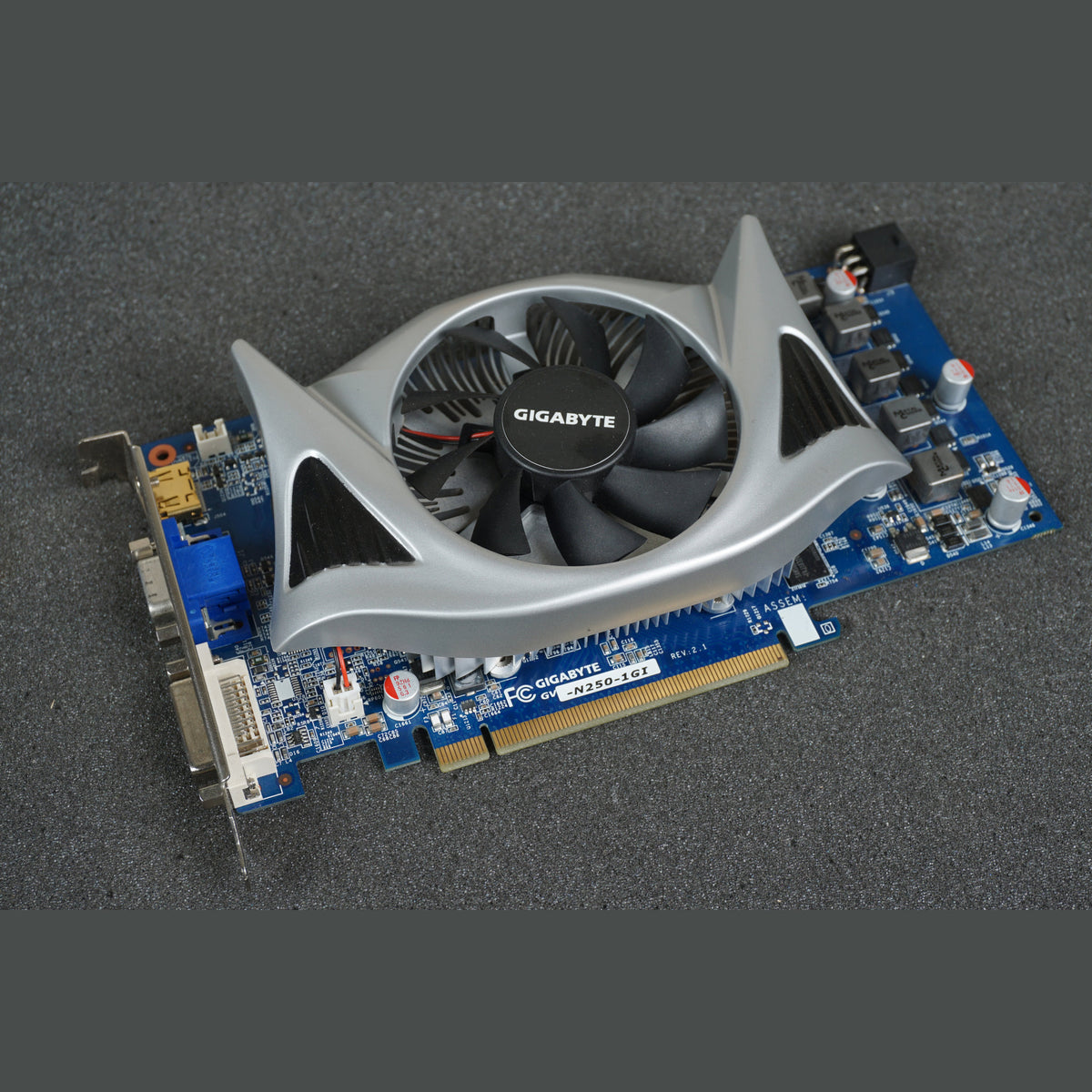 GV-N250-1GI Gigabyte GeForce GTS 250  1GB HDMI DVI VGA PCIe Graphics Card