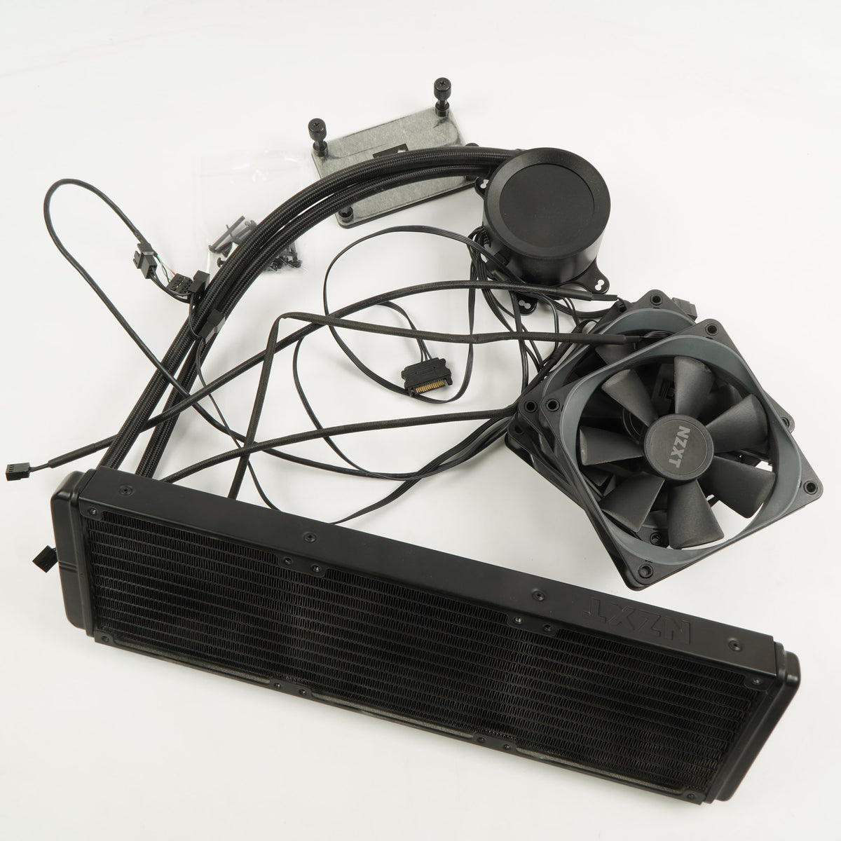 NZXT Kraken Z73  Z73 AIO CPU Water Cooler with LCD With AMD AM4 Bracket