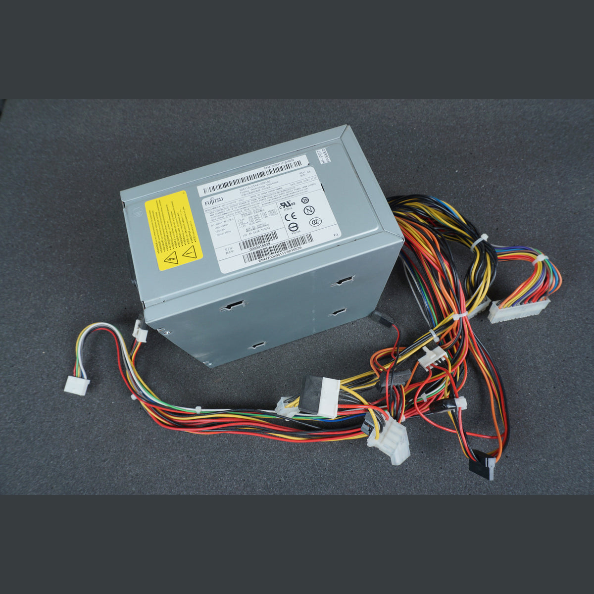 S26113-E544-V70 Fujitsu HP-D7001E0 Power Supply 700W PSU
