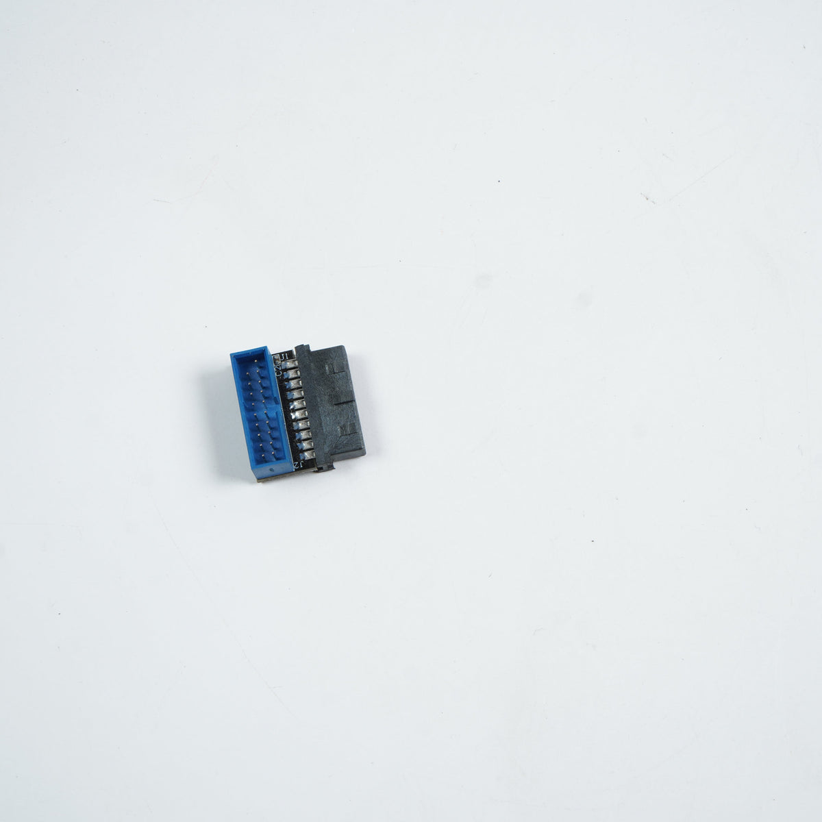 Thermaltake P70-0389 SQE-IDC20PIN 90 Degree Adapter