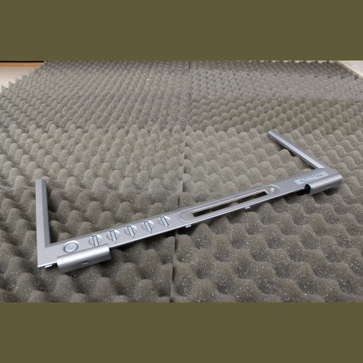 Fujitsu Siemens Lifebook E7010 Laptop Hinge Cover Keyboard Surround CP125263