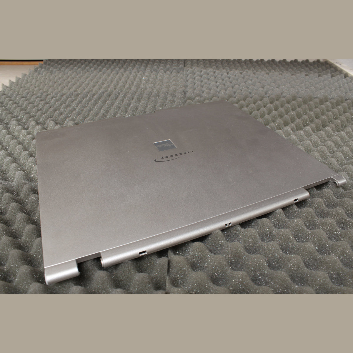 Fujitsu Lifebook E6540 E6560 E6570 Lid Top Cover 14.1"  CP018307