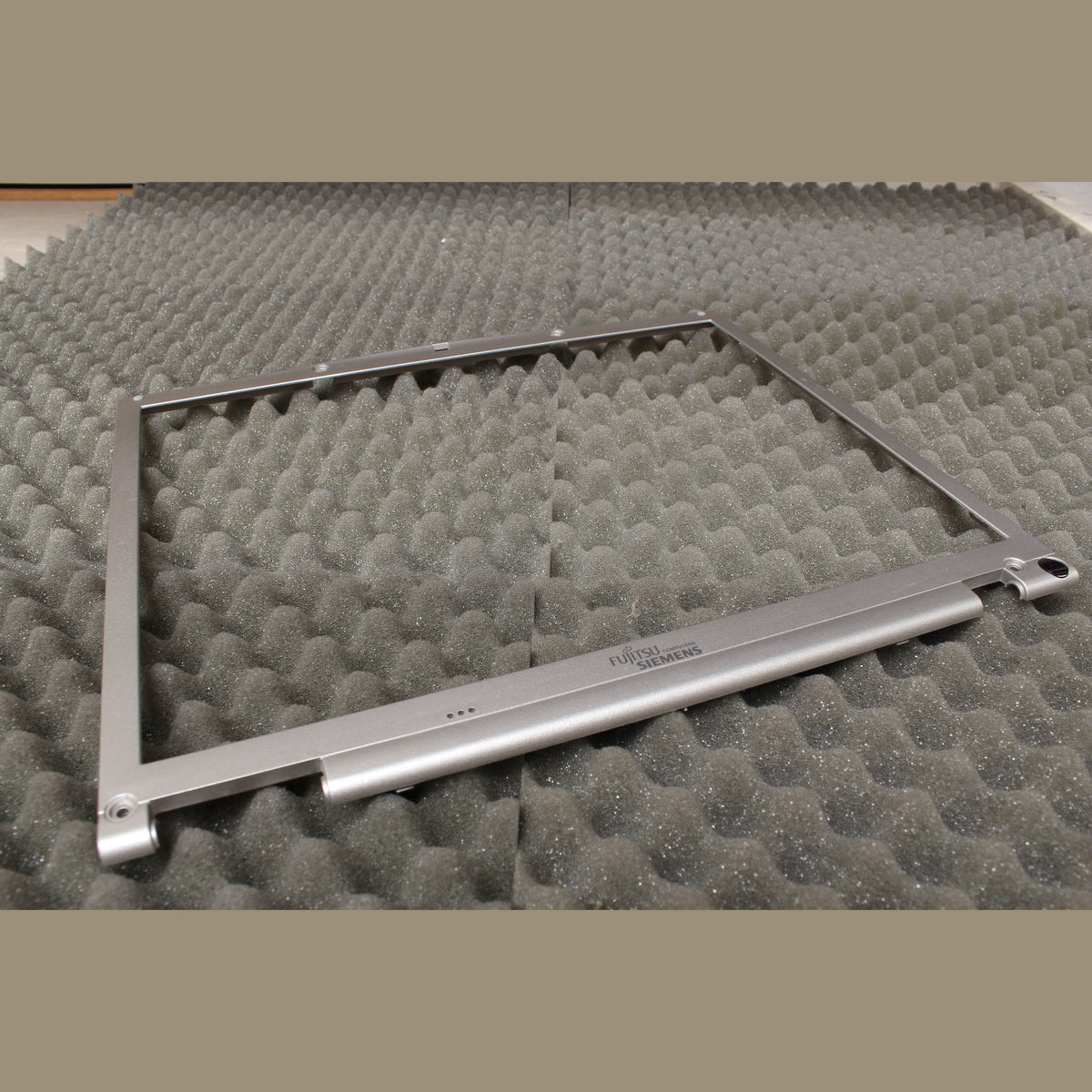 Fujitsu Lifebook E6540 E6560 E6570 LCD Screen Bezel Cover 14.1" CP018306