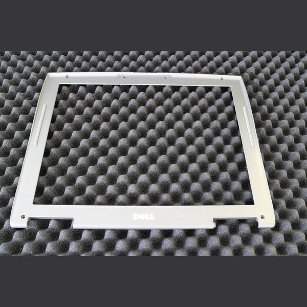 Dell Latitude D510 Laptop 14.1" LCD Screen Bezel Cover R8642 0R8642